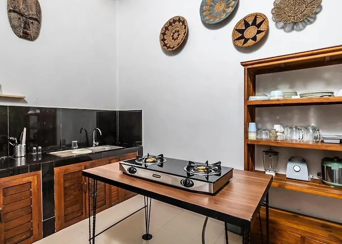 Lila House -